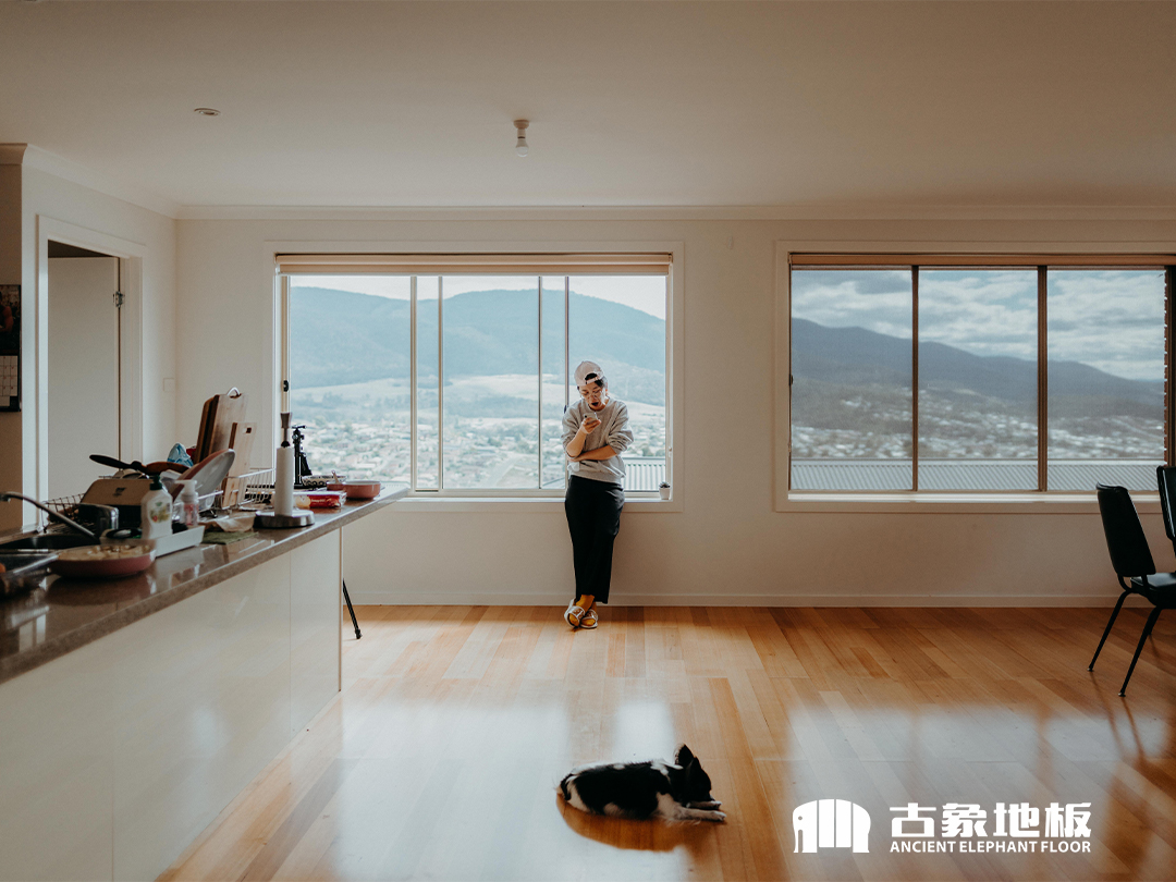算算鋪木地板與瓷磚間的經濟賬