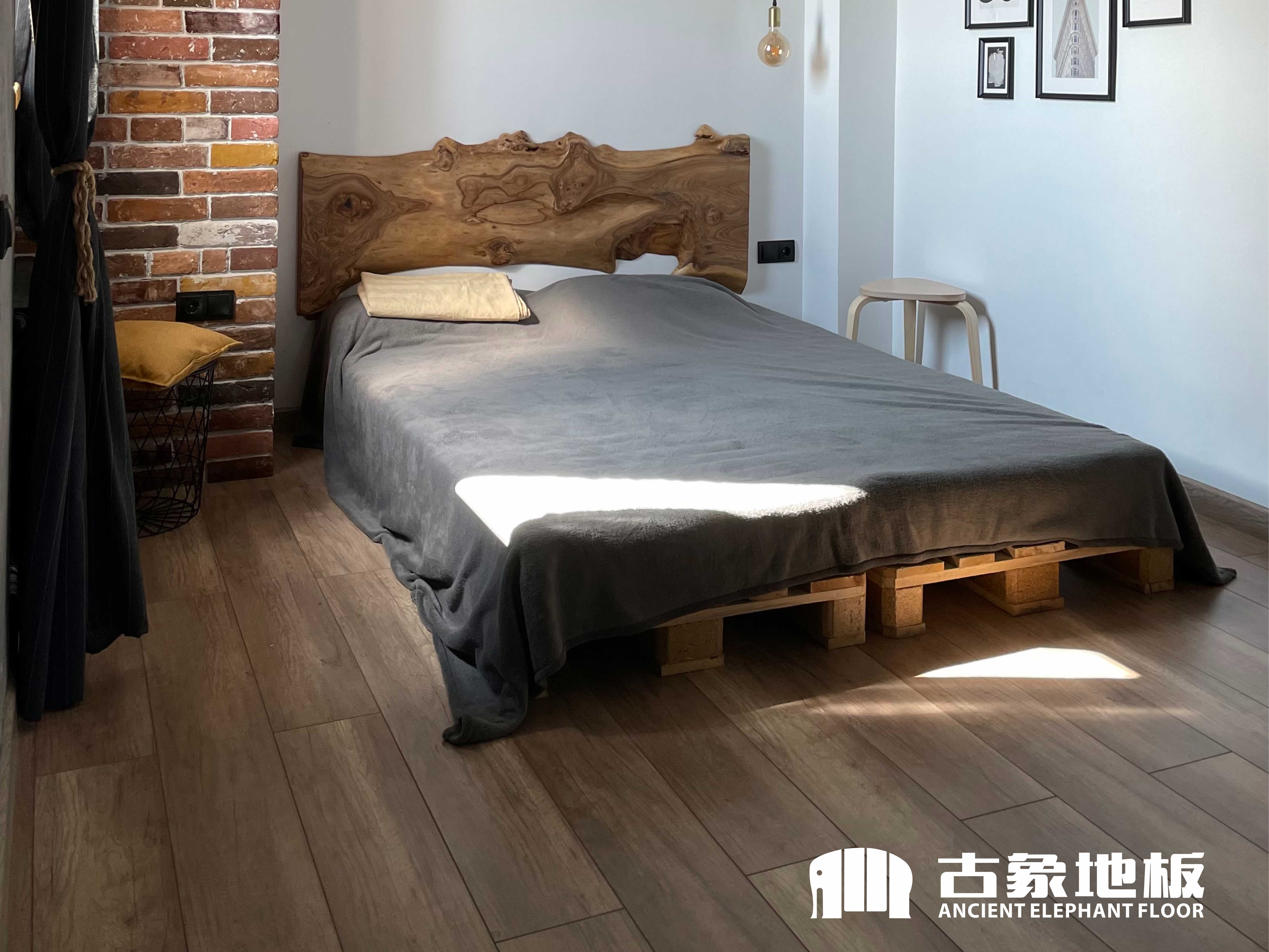 強化地板在鋪設防潮層時需要注意什么